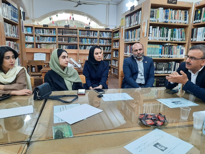 مروری بر اندیشه‌های نیما یوشیج