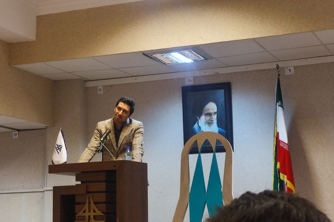 رسیدن به هویت مستقل از مهمترین دغدغههای شاهنامه است