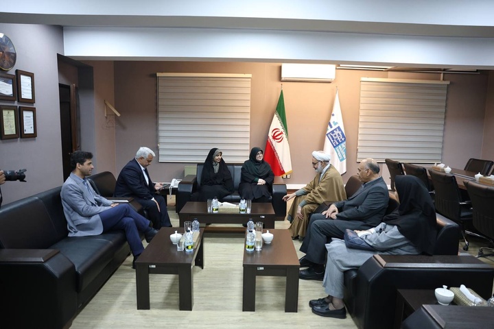 مشاهیر فرهنگی، هویت ملی ایران هستند/ لزوم تدریس مضامین اخلاقی شاهنامه در مدارس خراسان رضوی