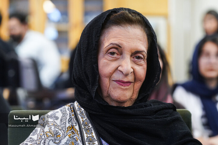 تقدیر از خاندان نظام مافی