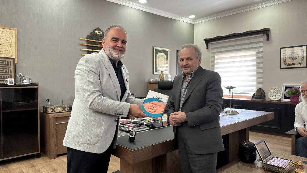 ادبیات عرفانی، بنمایه نویسندگان برای تالیفات جدید قرار گیرد