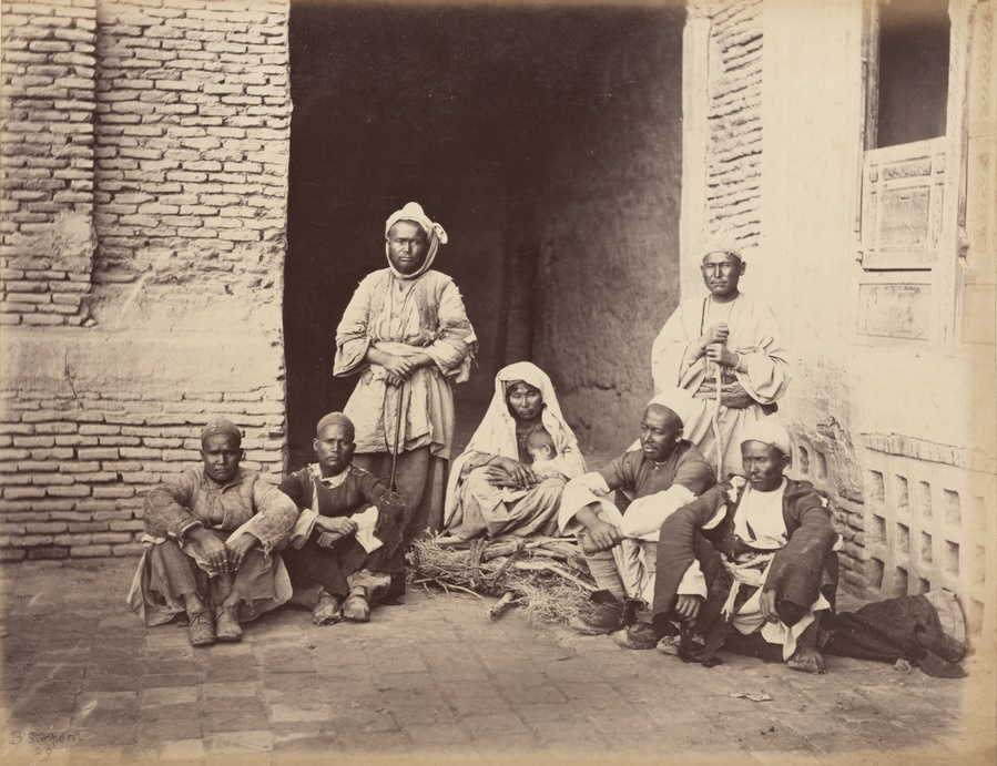 از رنجی که هزاره‌ها می‌برند