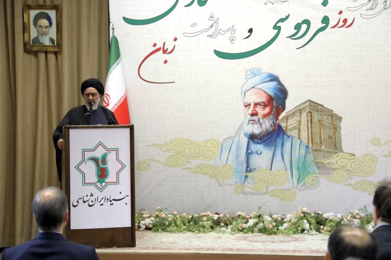 شاهنامه کاخ بلند فرهنگ ایرانی است