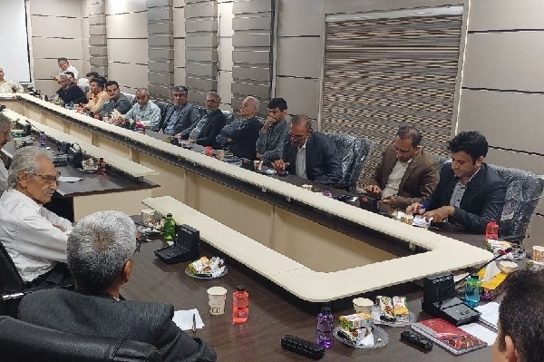 کتاب «مهتهلهیل مهردم ئیلام» رونمایی شد