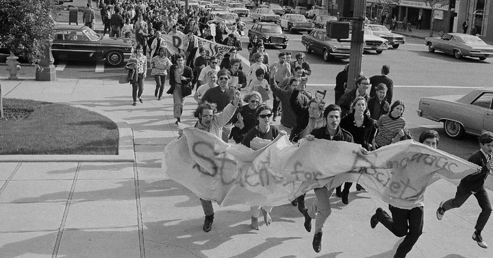 سنگری برای امید در عصر نئولیبرالیسم