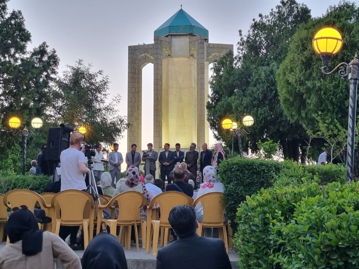 «روضه‌المریدین» رونمایی شد/ کتابی درباره تاریخ دینی همدان