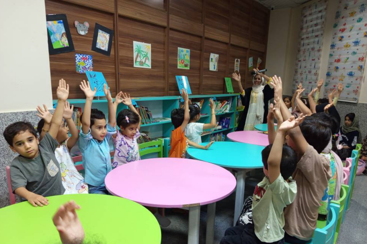 کتاب «مهمان نیمه شب» در بندرعباس قصه‌گویی شد