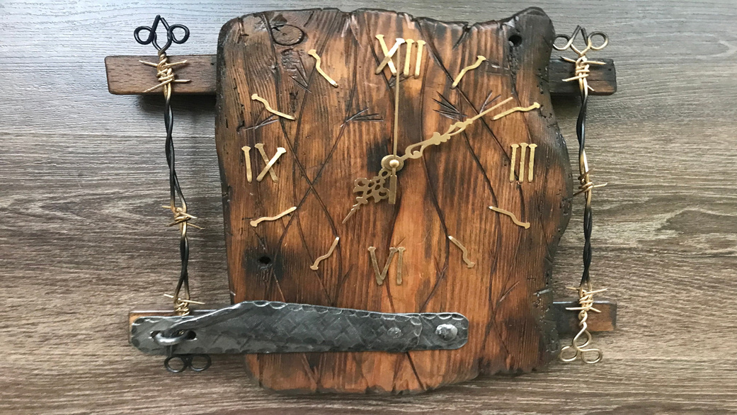 اولین ساعت دیواری جهان