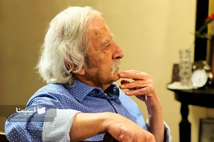 روزنامه‌ها تا پیش از اواخر دهه ۴۰ توجهی  به معرفی کتاب نداشتند