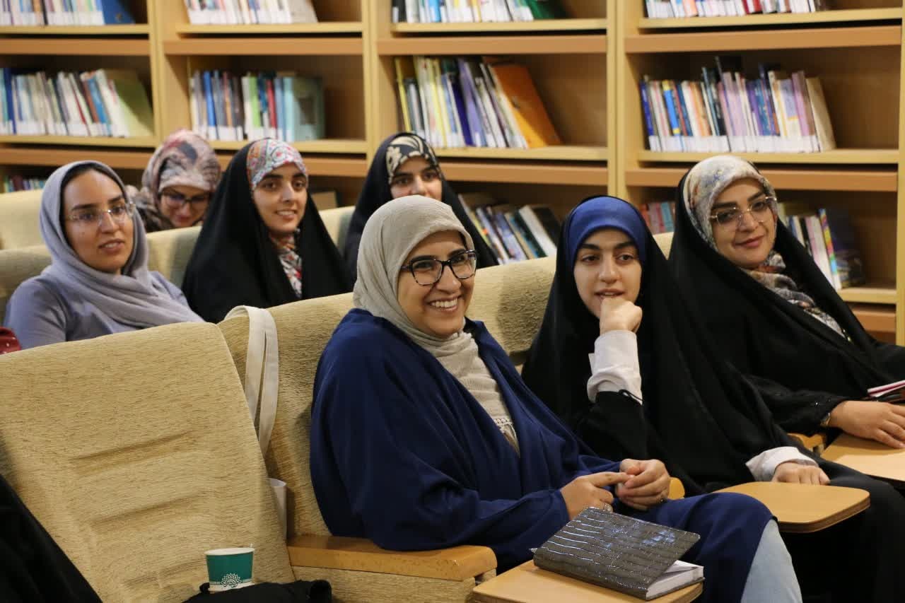 کارگاه «کسب درآمد از نویسندگی، شناخت بازار و مخاطب» برگزار شد