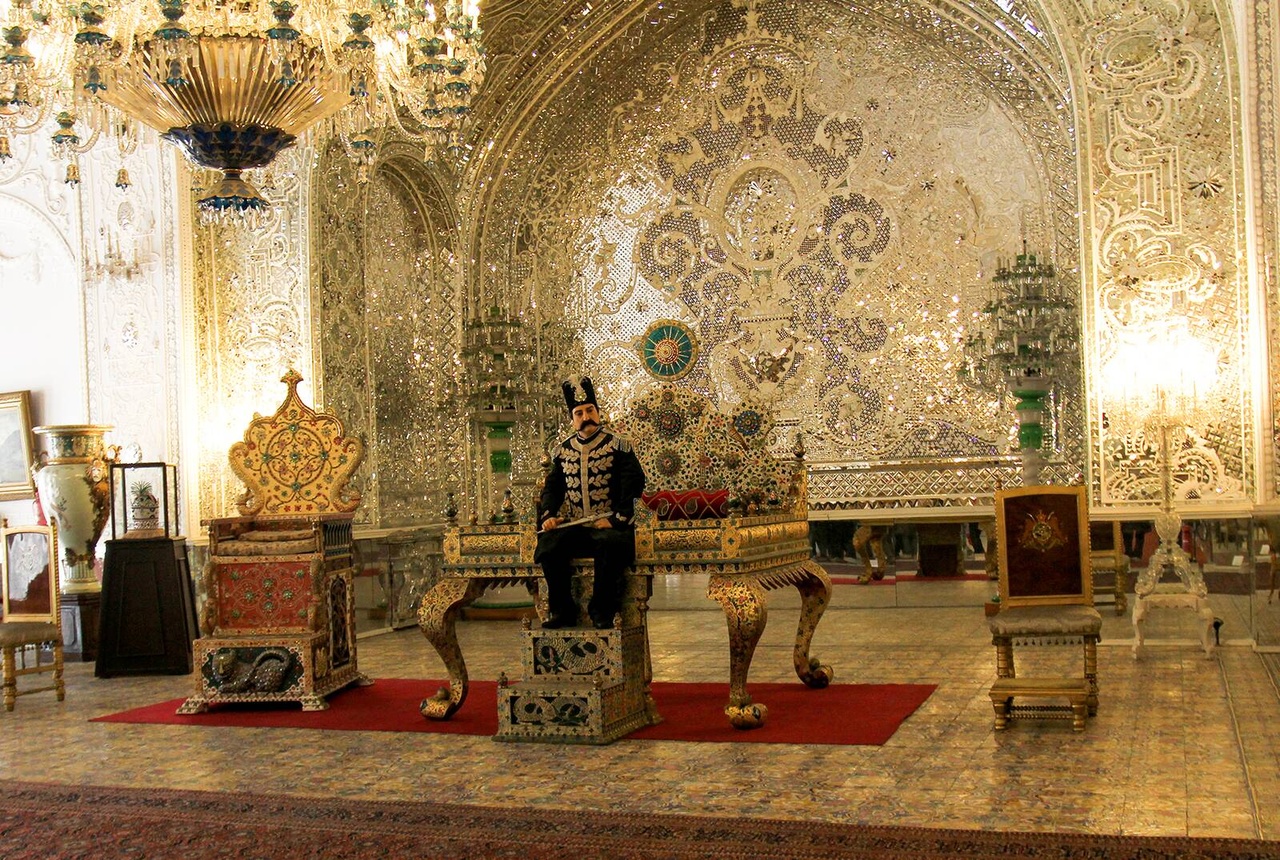 زندگی پر زرق و برق سلطان