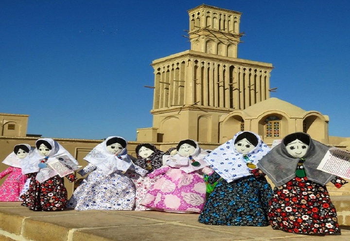 نقش موثر کتاب در معرفی و احیای صنایع دستی بومی