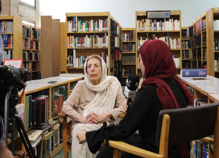 قصد دارم کتاب‌هایم را به کتابخانه مرکزی دانشگاه تهران اهدا کنم