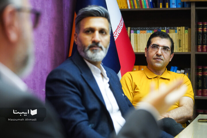 میزگرد بررسی رویکردهای جدید نمایشگاه کتاب تهران