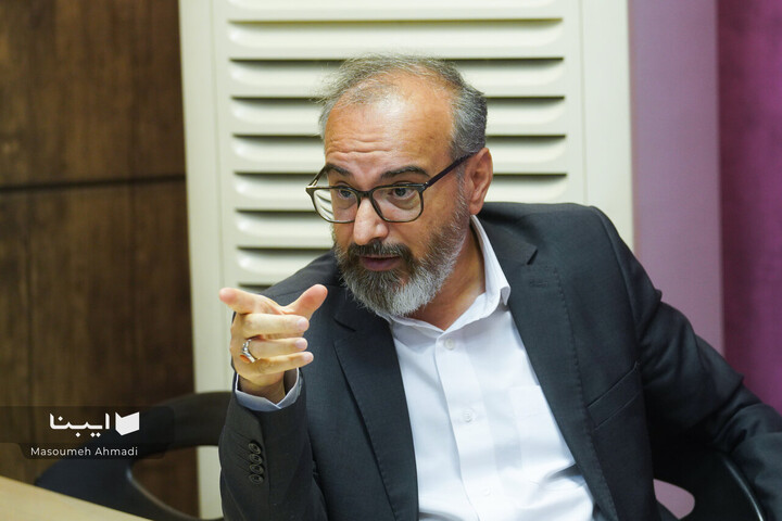 میزگرد بررسی رویکردهای جدید نمایشگاه کتاب تهران