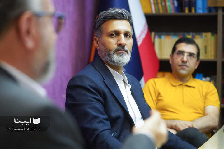 میزگرد بررسی رویکردهای جدید نمایشگاه کتاب تهران