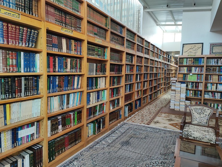 سی سال، سیصد و سی هزار جلد کتاب