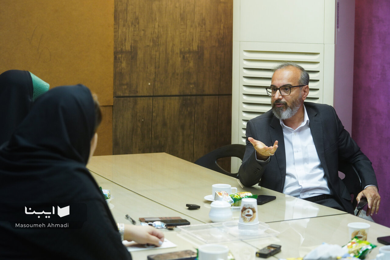 باید در نمایشگاه کتاب میدان بیشتری به نشر الکترونیکی داده شود