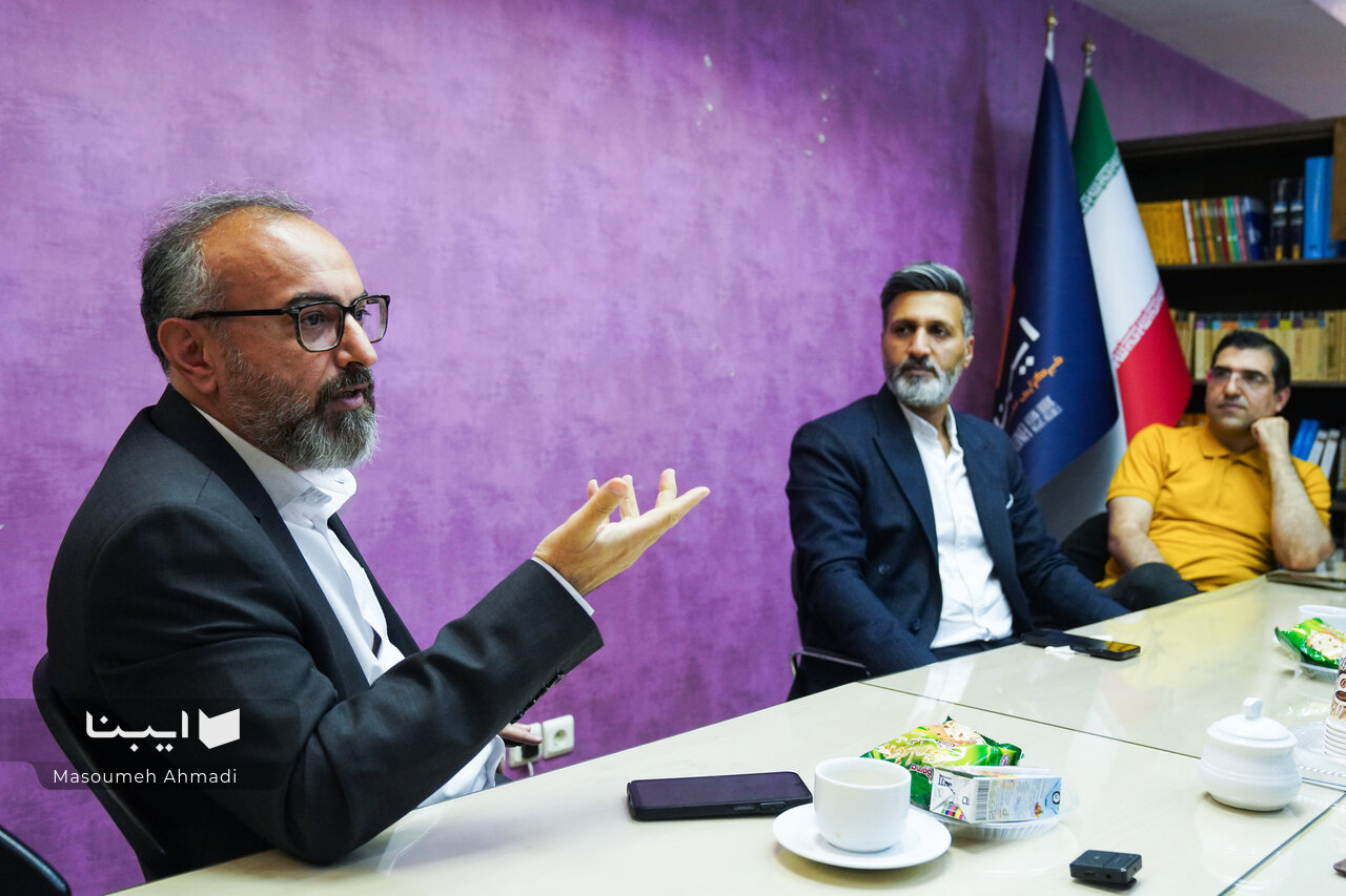 باید میدان بیشتری به نشر الکترونیکی در نمایشگاه کتاب داده شود