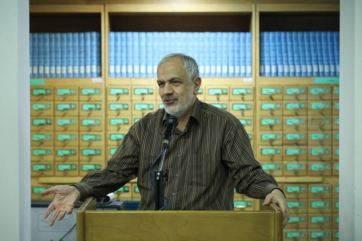 خیام بیش از دیگر شاعران فارسی‌زبان در جهان معرفی شده است