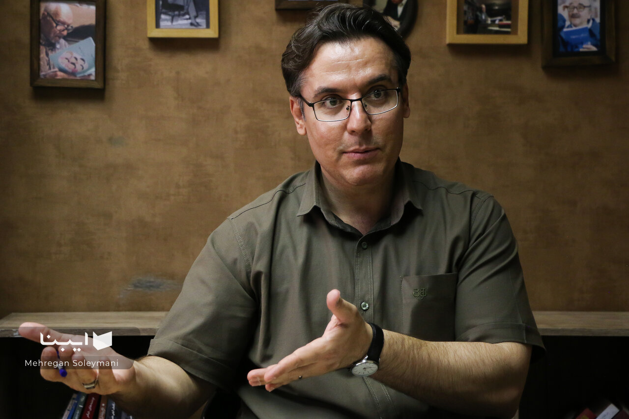 جهان چگونه باید باشد تا علم ممکن شود؟