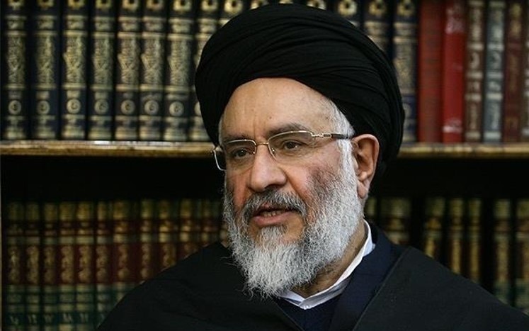 مطهری به نقدهای راسل بر منطق ارسطویی پاسخ میداد مطهری به نقدهای راسل بر منطق ارسطویی پاسخ میداد