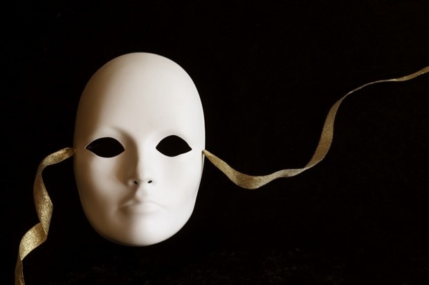 «کمدی سیاه» پیتر شفر در سالن حافظ به روی صحنه می‌رود