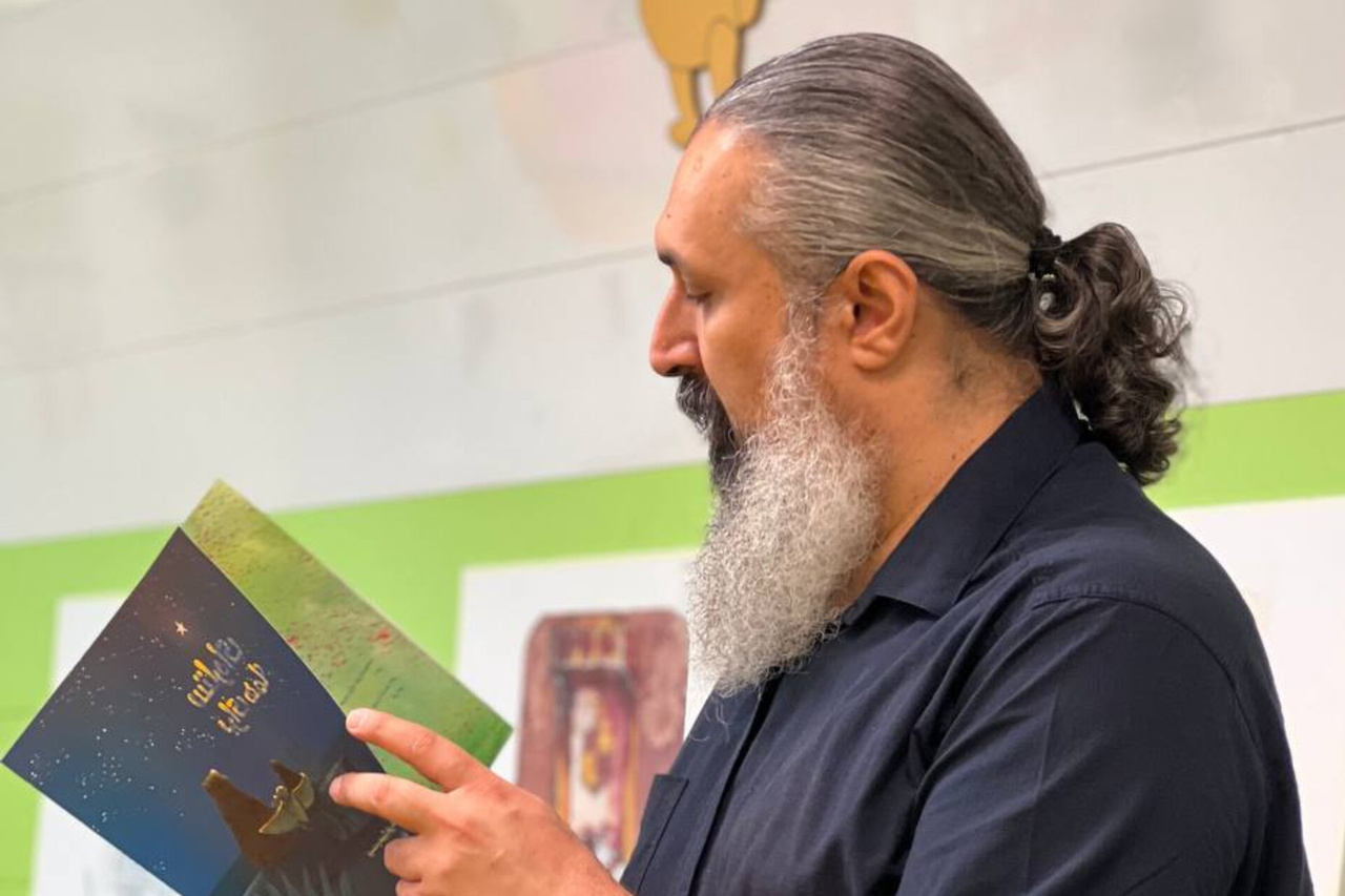 «ستاره‌ای برای همه» در بندرعباس خوانش شد