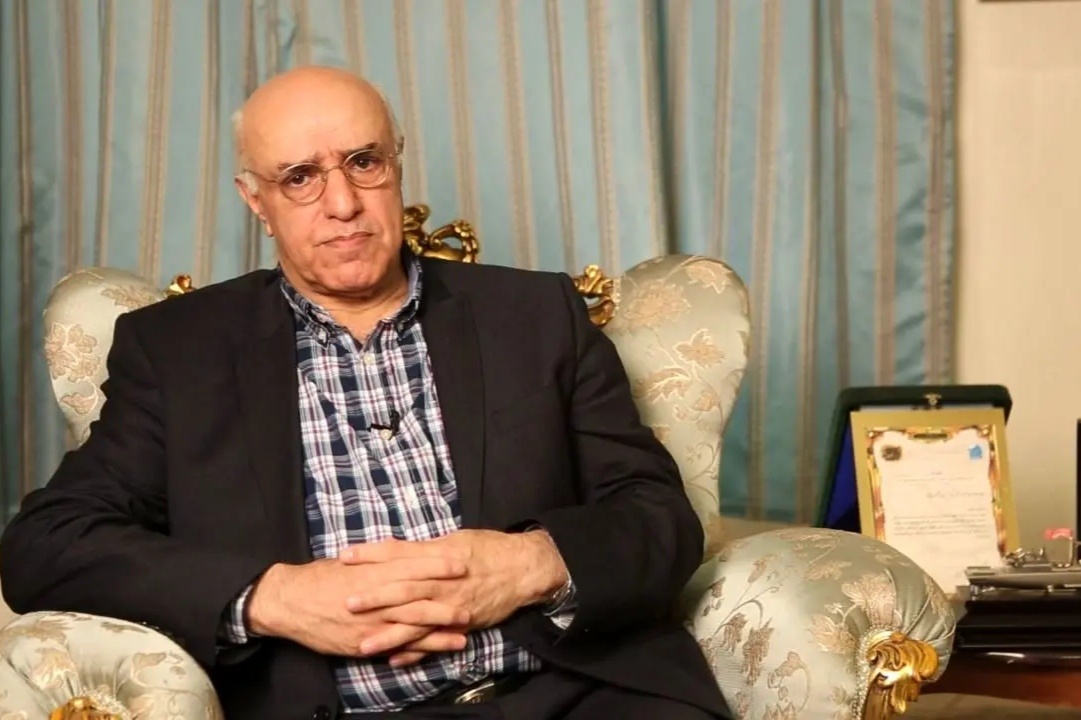 اهدای آثار علمی «پیروز مجتهدزاده» به کتابخانه عمومی شهید بهشتی آشخانه