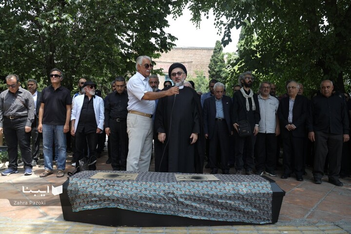 مراسم تشییع پیکر بیژن اشتری