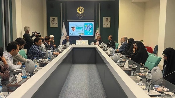 کتابی که با تقریظ رهبری، افق‌های جدیدی از اندیشه امام (ره) را روشن می‌کند/ از تقریظ رهبری تا رمزگشایی