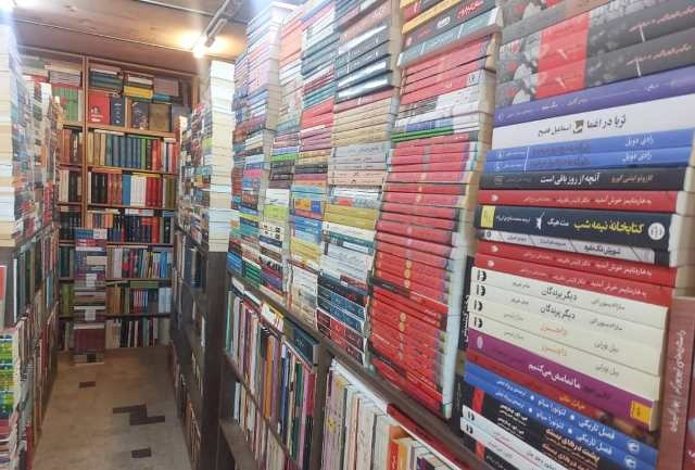 کتابفروشی کمند؛ پناهگاه واژه‌ها در دل اصفهان