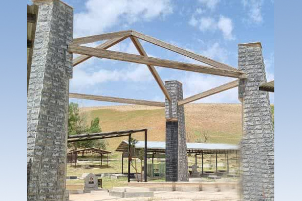 لزوم رسیدگی فوری به وضعیت مزار شاعر لرستانی