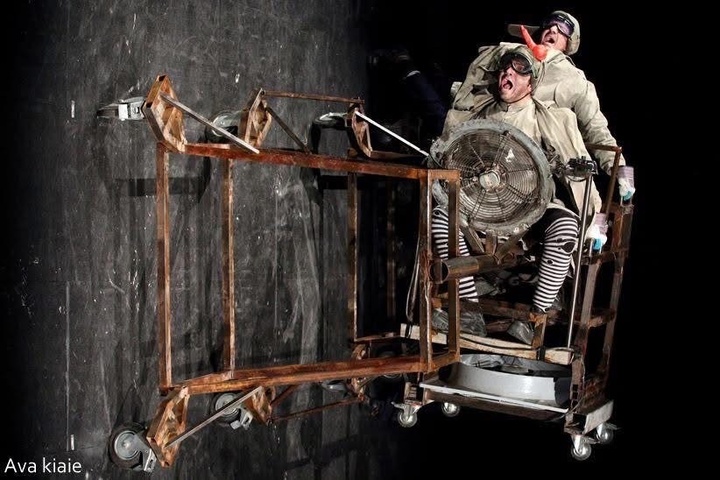 نقدی به نمایش «ددالوس و ایکاروس»/
لابیرنت اسطوره‌زدای از افسانه یونانی