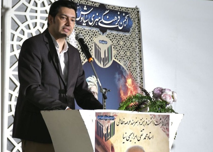 خوشنویسی و شعر دو جلوه از یک حقیقت‌اند
