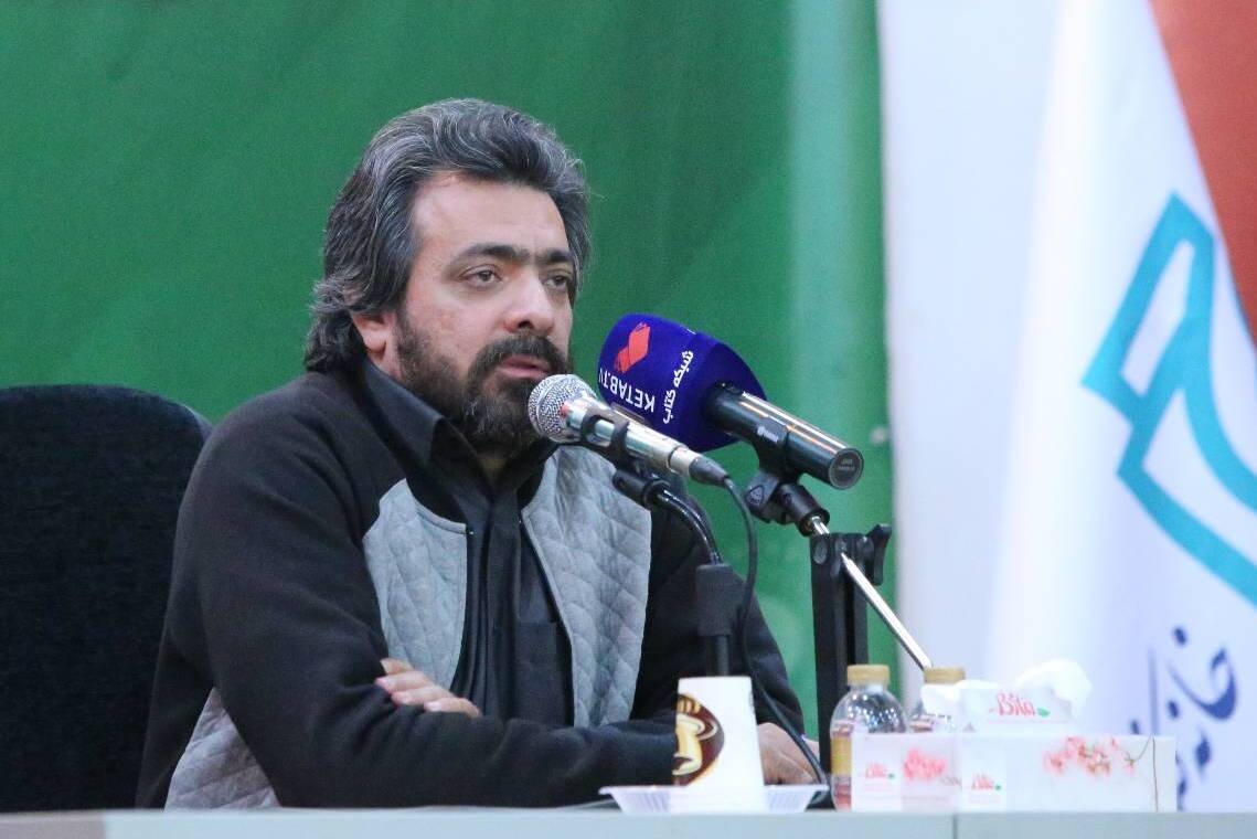 شاعران شور حماسی را در رگ‌های مردم ایران جاری کنند/ جنگ یک شر ناگزیر است