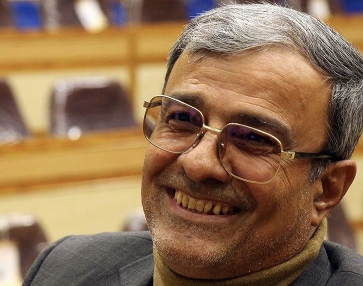 نویسنده گراشی به‌عنوان ششمین چهره ماه بنیاد فرهنگ لارستان انتخاب شد