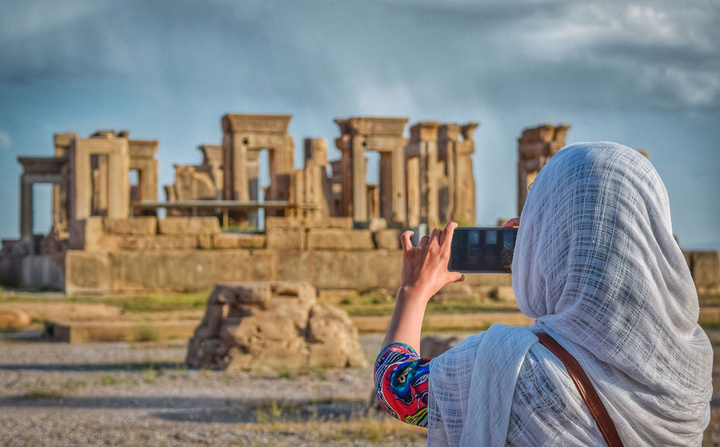 تاریخ برای فهم اکنون