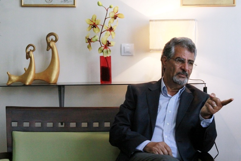 ضرورت حفظ امنیت و آرامش روانی در زمان بحران / کاهش استرس با کتاب خواندن، نوشتن خاطرات و نگهداری حیوانات