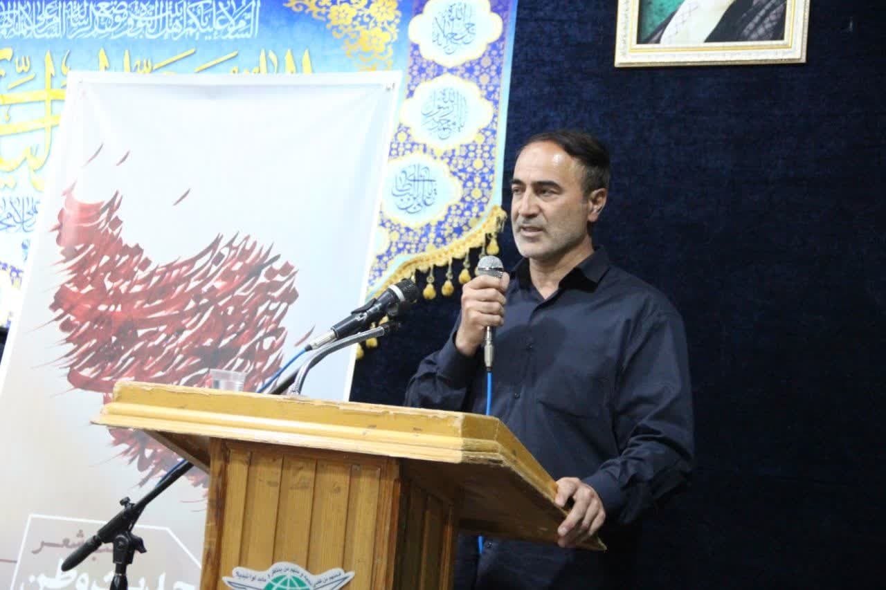 شبی که شعر و شهید به هم رسیدند