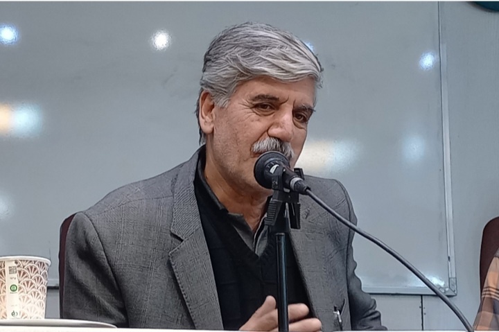 کتاب «حکمتانه» با حضور نویسنده نقد و بررسی شد