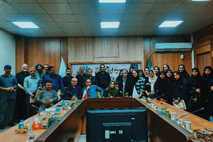 ویژه برنامه ادبی «ایران حسین(ع) تا ابدیت پیروز است» در بندرعباس برگزار شد