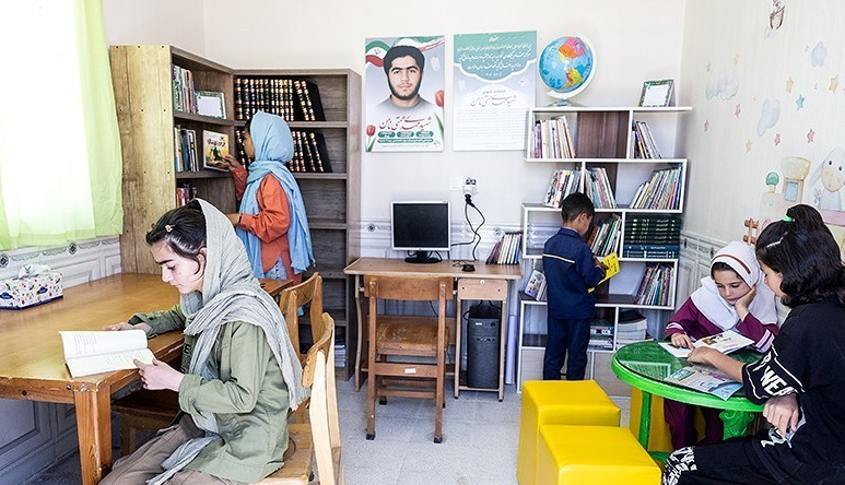 کتابخانهای که ۵۶ روزه ساخته شد/ گرمای کتاب در دست کودکان «گرو»