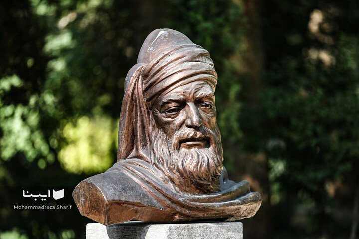 آرامگاه صائب تبریزی