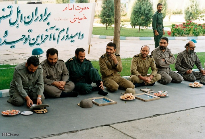 عکس کمیاب از سردار رشید، صیادشیرازی و مهدی چمران در دهه ۶۰