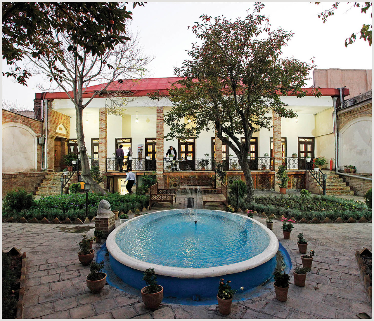 وطن خانه بزرگ یک ملت است