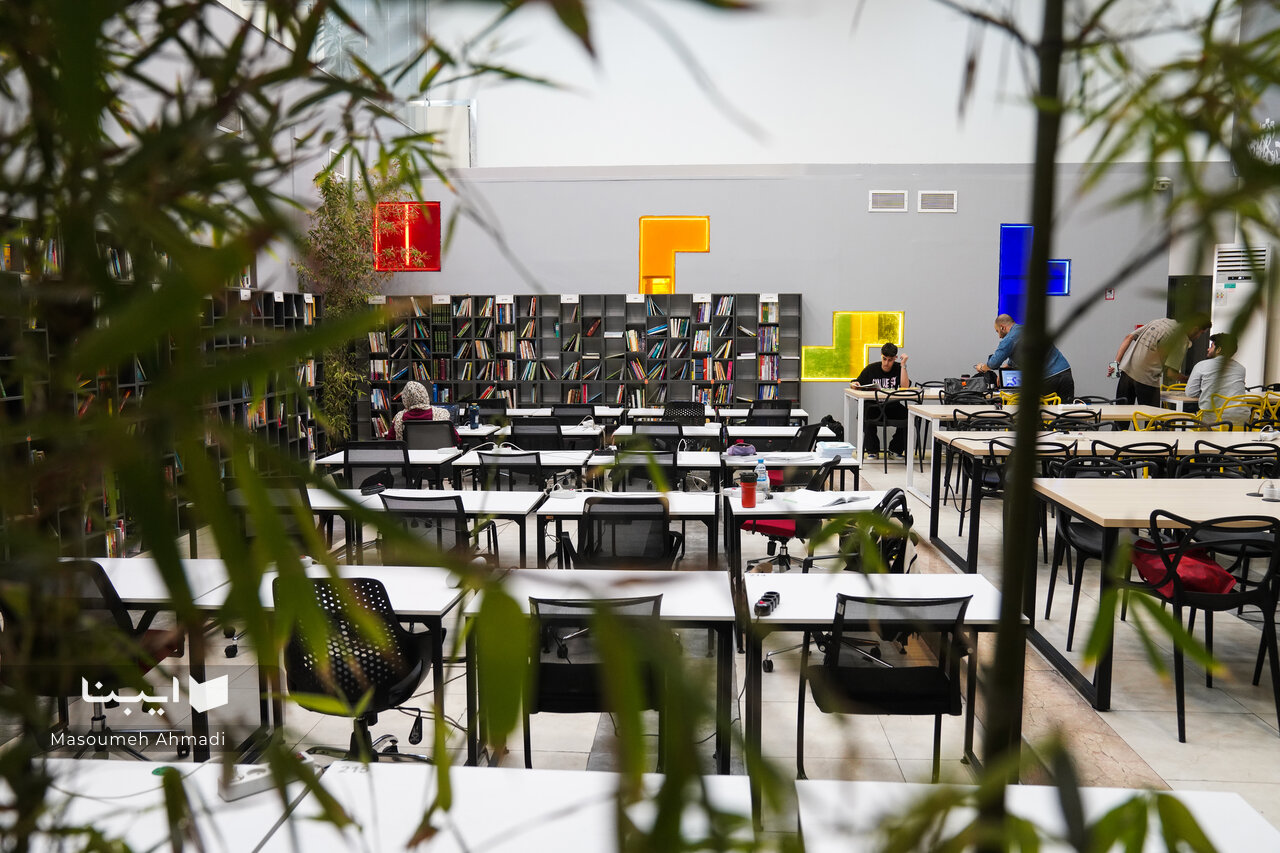 قدم به قدم با روایت کتابها از خانهای به خانه دیگر