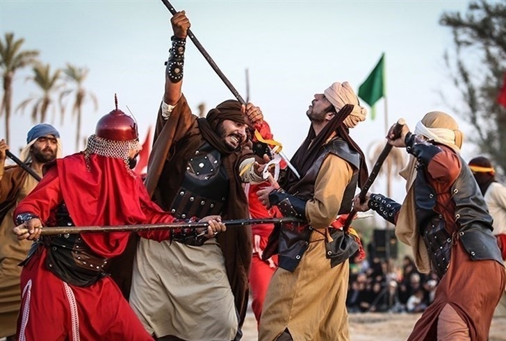 حضور ۱۰۰ ساله زنان بوشهری در تعزیه/ تندخوانی در تعزیه بوشهری نوعی لحن موسیقیایی است