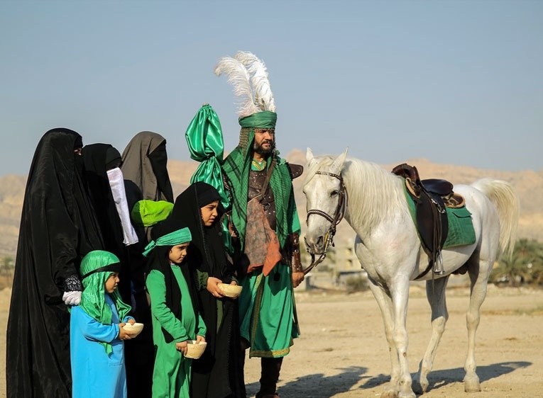 حضور ۱۰۰ ساله زنان بوشهری در تعزیه/ تندخوانی در تعزیه بوشهری نوعی لحن موسیقیایی است