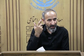 چرا در جنگ شعر میخوانیم؟